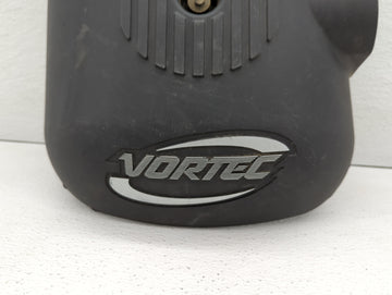 2004 Chevrolet Suburban 2500 Engine Cover