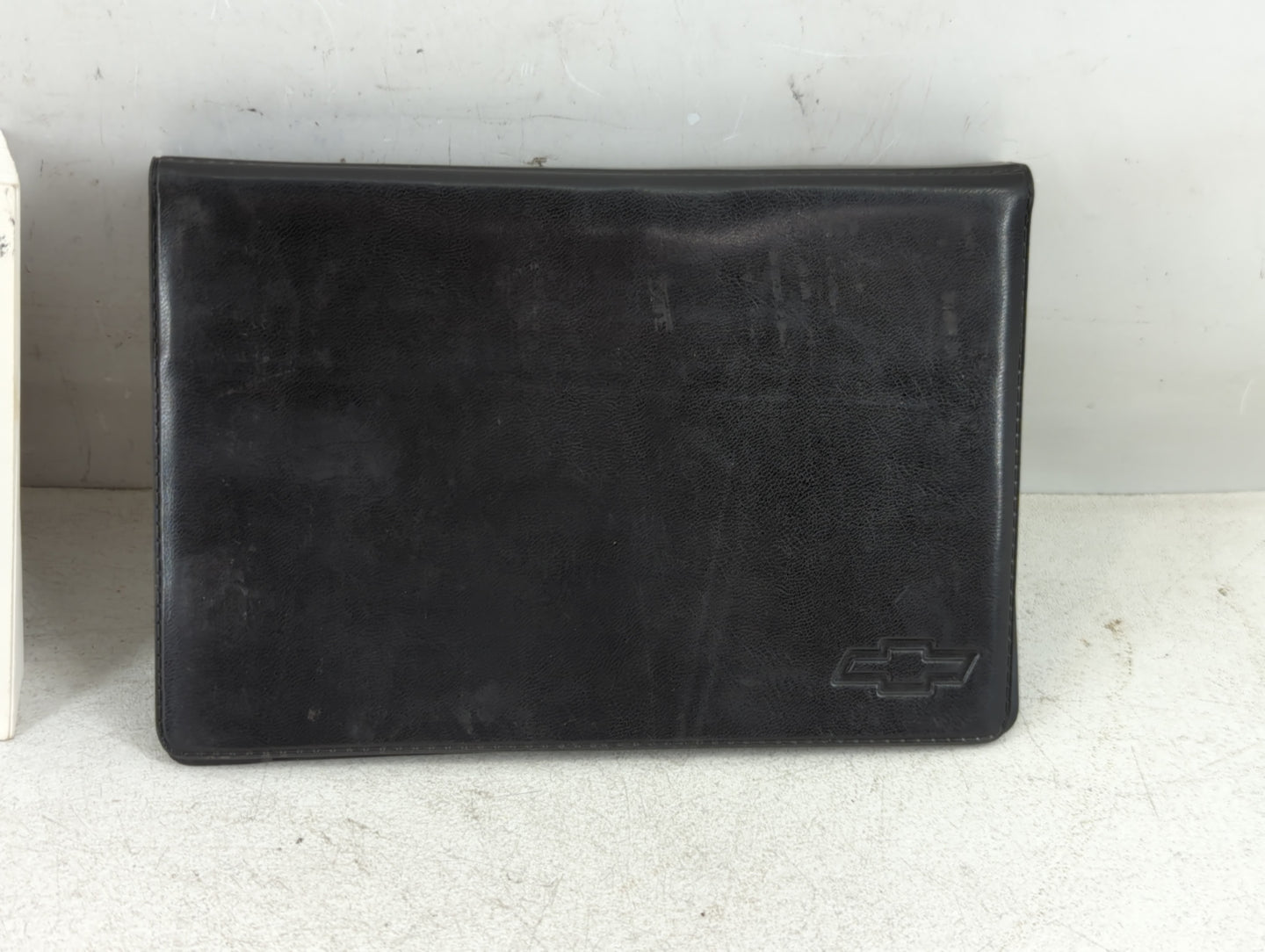 2004 Chevrolet Tahoe Owners Manual Book Guide P/N:C2416 B OEM Used Auto Parts - Oemusedautoparts1.com