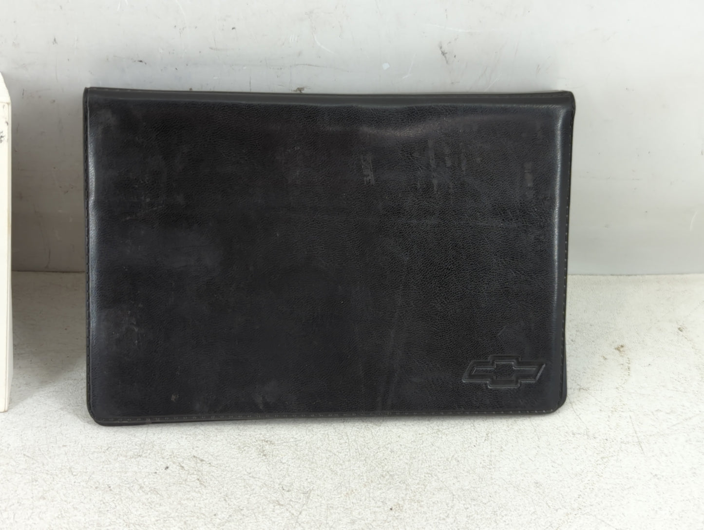 2004 Chevrolet Tahoe Owners Manual Book Guide P/N:C2416 B OEM Used Auto Parts - Oemusedautoparts1.com