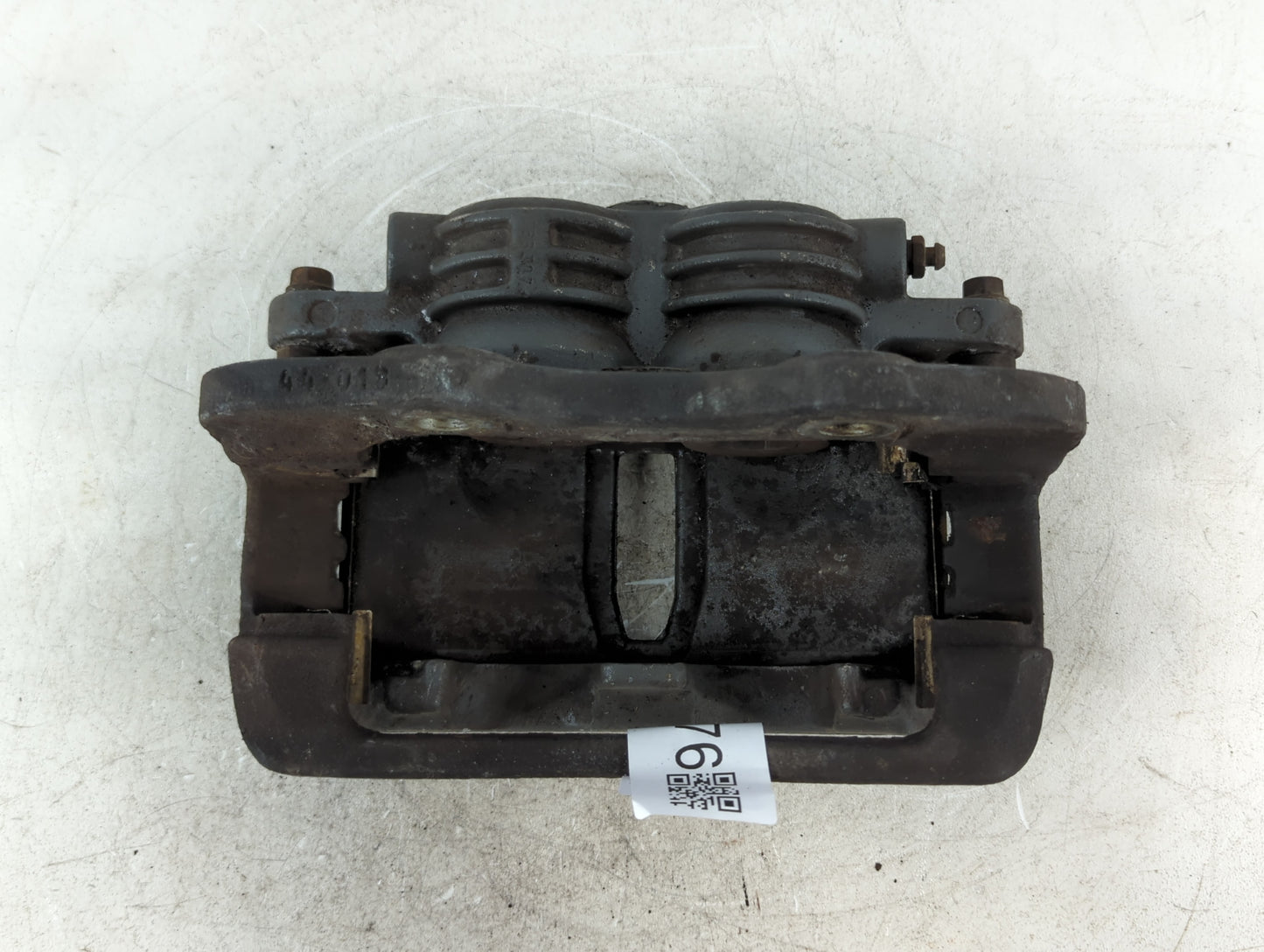2002-2006 Chevrolet Tahoe Rear Passenger Right Brake Caliper - Oemusedautoparts1.com