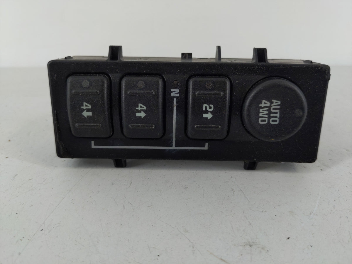2003-2007 Chevrolet Tahoe 4.8L Transfer Case Switch Oem - Oemusedautoparts1.com