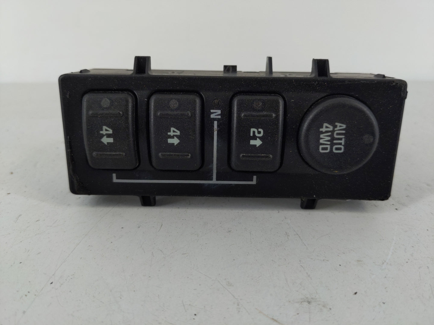 2003-2007 Chevrolet Tahoe 4.8L Transfer Case Switch Oem - Oemusedautoparts1.com