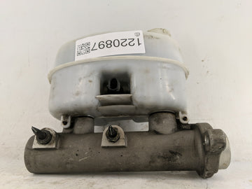 2004-2006 Chevrolet Tahoe Brake Master Cylinder - Oemusedautoparts1.com