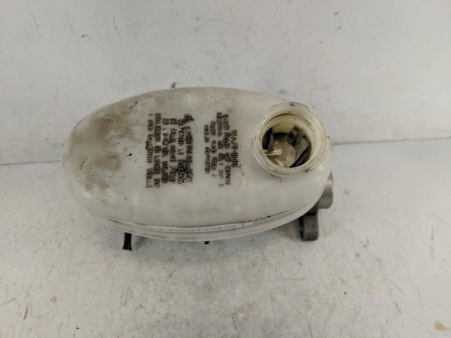 2004-2006 Chevrolet Tahoe Brake Master Cylinder - Oemusedautoparts1.com