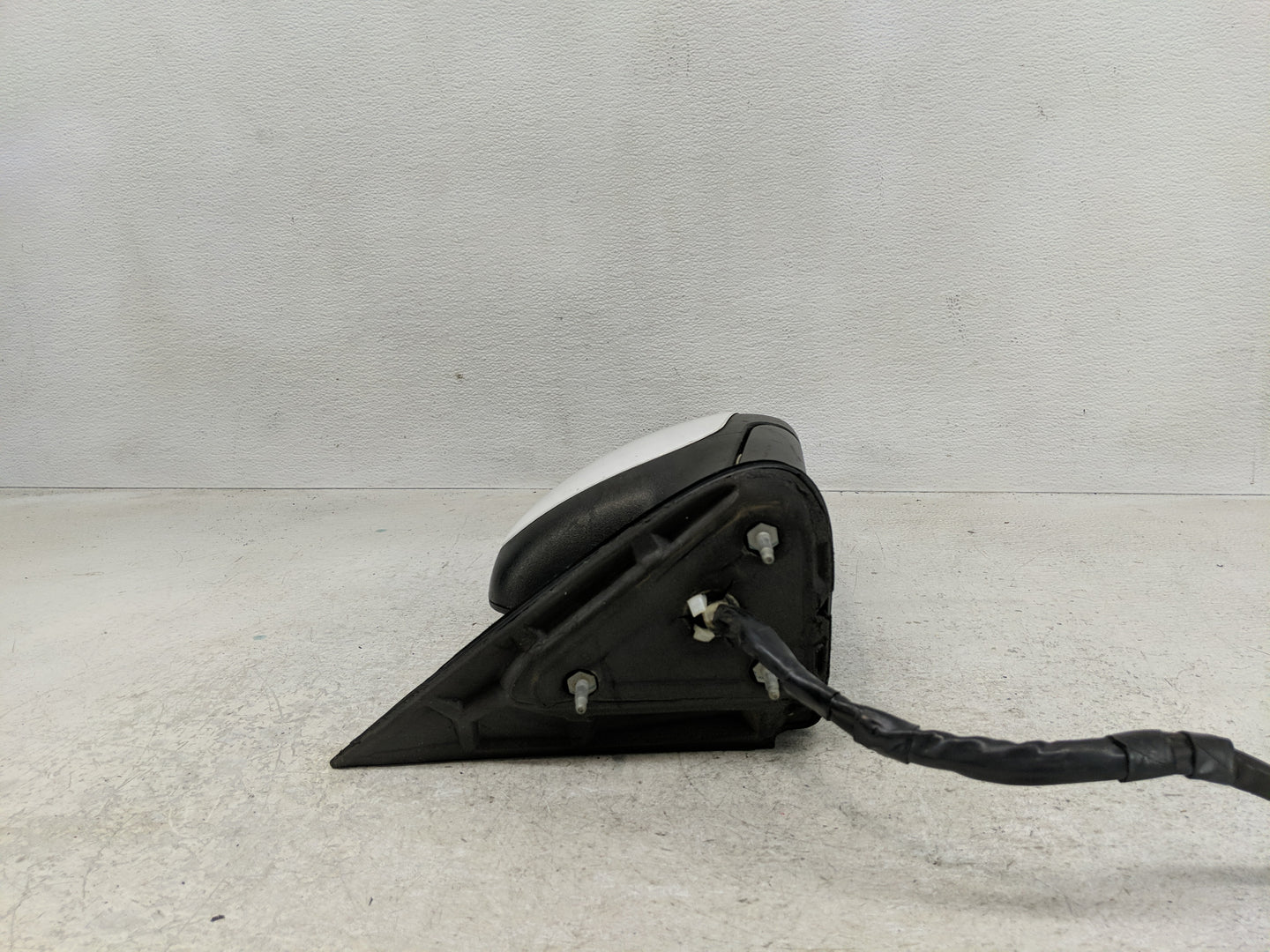 2003-2006 Chevrolet Tahoe Side Mirror Replacement Driver Left View Door Mirror Fits Fits 2003 2004 2005 2006 2007 OEM Used A