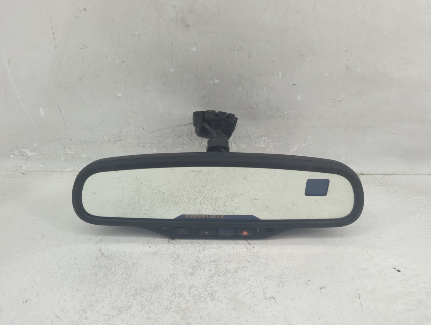 2004 Chevrolet Tahoe Interior Rear View Mirror Replacement OEM P/N:15071191 Fits OEM Used Auto Parts - Oemusedautoparts1.com