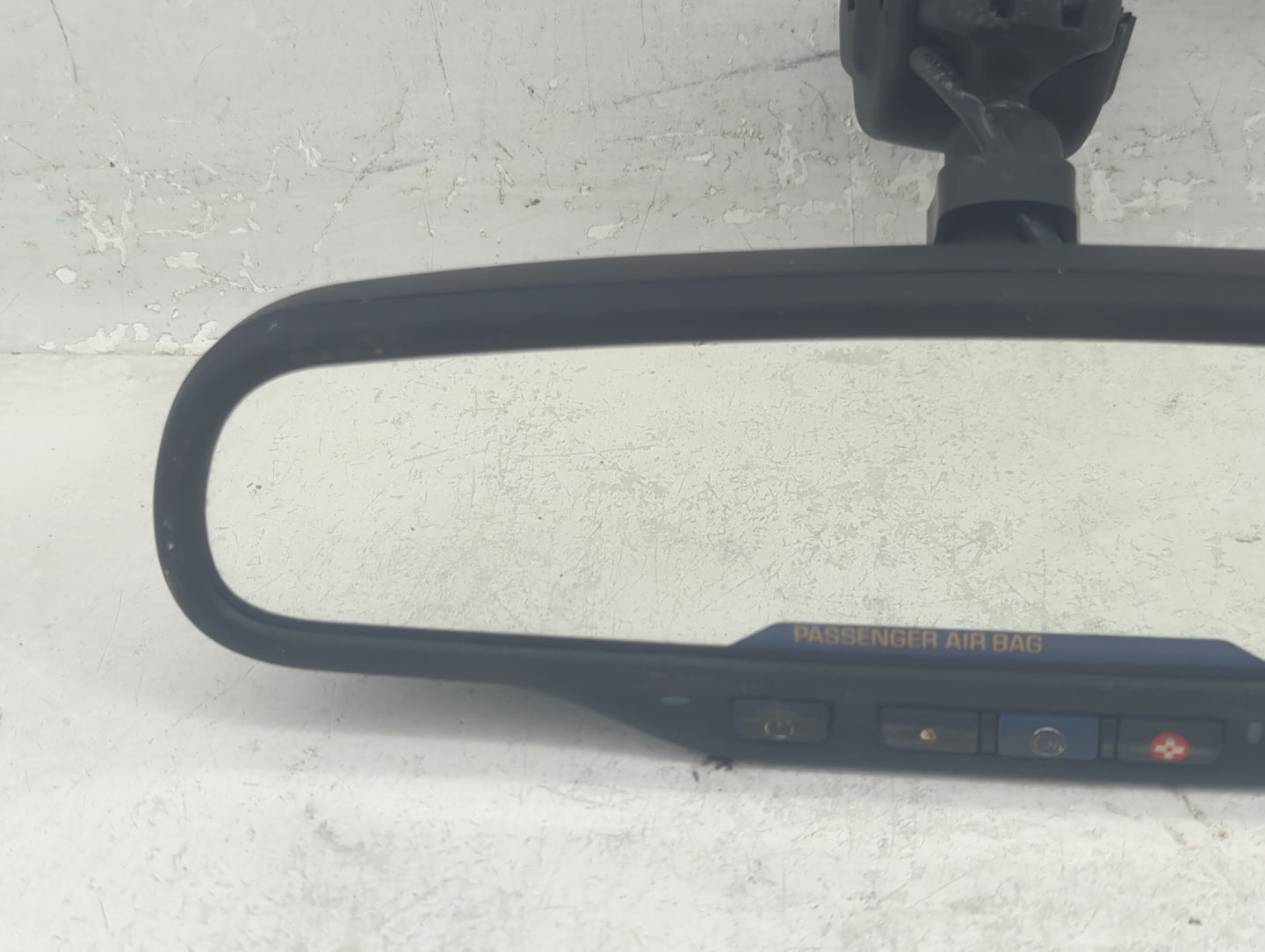 2004 Chevrolet Tahoe Interior Rear View Mirror Replacement OEM P/N:15071191 Fits OEM Used Auto Parts - Oemusedautoparts1.com