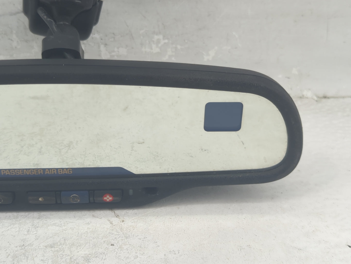 2004 Chevrolet Tahoe Interior Rear View Mirror Replacement OEM P/N:15071191 Fits OEM Used Auto Parts - Oemusedautoparts1.com