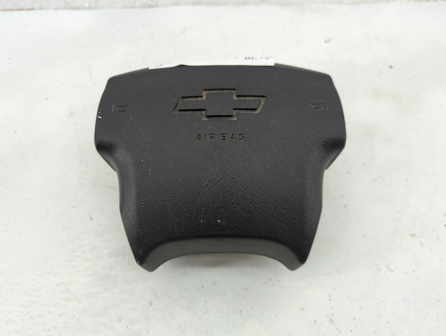 2003-2006 Chevrolet Tahoe Air Bag Driver Left Steering Wheel Mounted Fits Fits 2003 2004 2005 2006 2007 OEM Used Auto Parts 