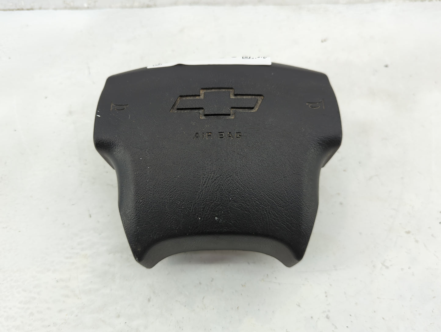 2003-2006 Chevrolet Tahoe Air Bag Driver Left Steering Wheel Mounted Fits Fits 2003 2004 2005 2006 2007 OEM Used Auto Parts 