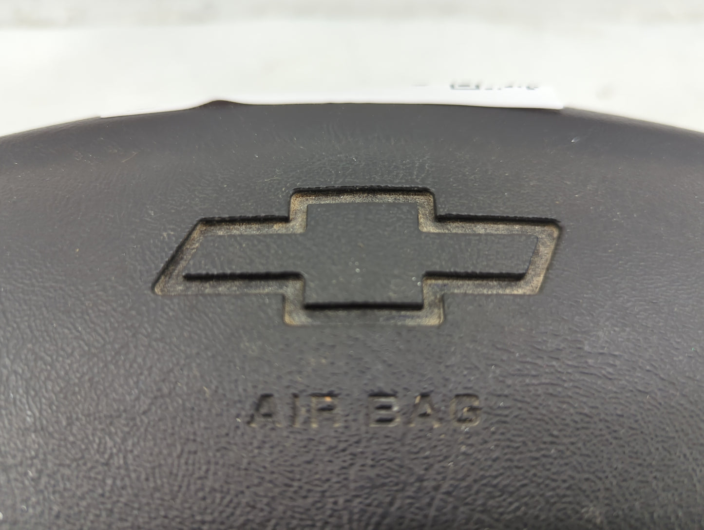2003-2006 Chevrolet Tahoe Air Bag Driver Left Steering Wheel Mounted Fits Fits 2003 2004 2005 2006 2007 OEM Used Auto Parts 