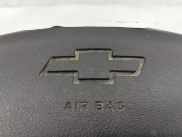 2003-2006 Chevrolet Tahoe Air Bag Driver Left Steering Wheel Mounted Fits Fits 2003 2004 2005 2006 2007 OEM Used Auto Parts