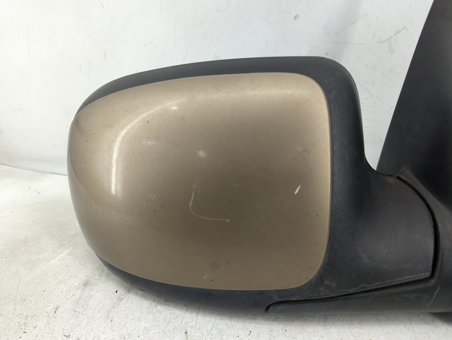 2003-2006 Chevrolet Tahoe Passenger Side View Mirror - Right Door Mirror OEM Used - Oemusedautoparts1.com