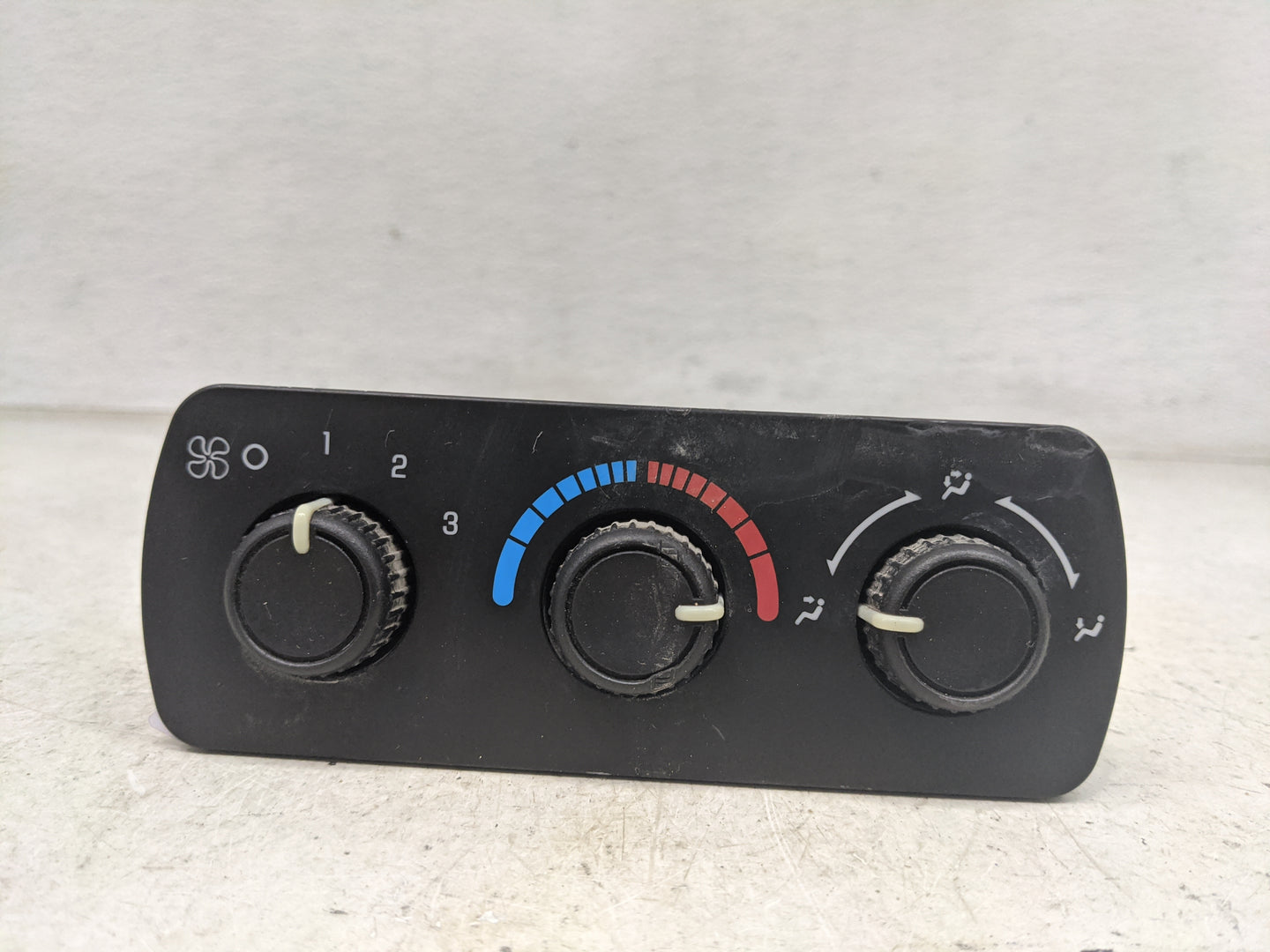 2003-2006 Chevrolet Tahoe Climate Control Module Temperature AC/Heater Replacement P/N:15112018 Fits Fits 2003 2004 2005 200