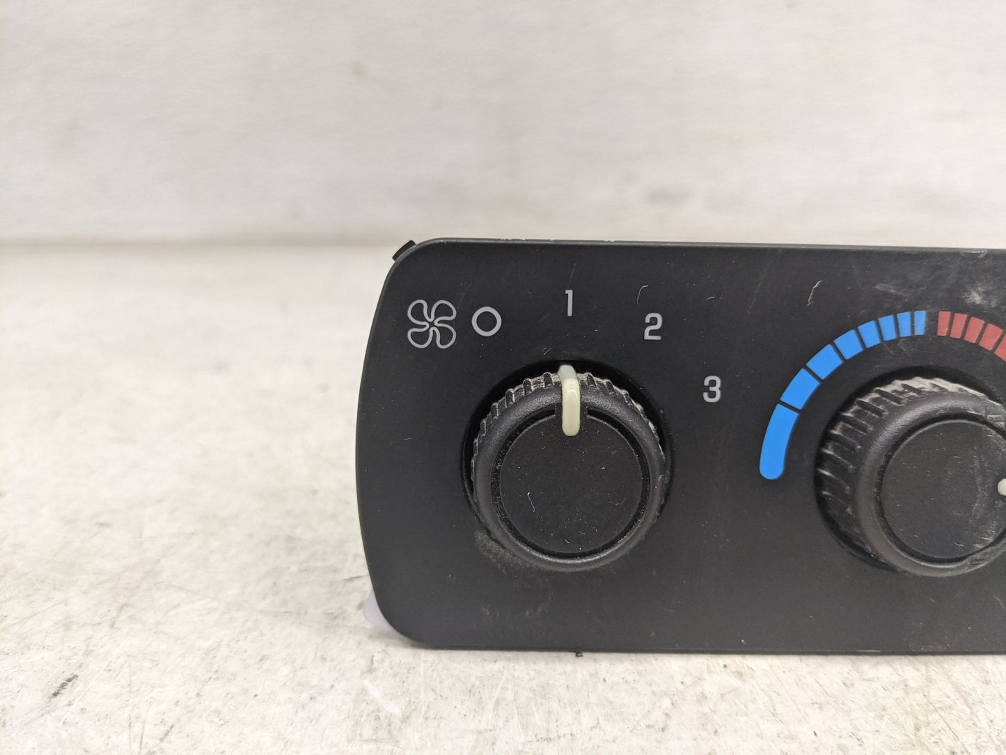 2003-2006 Chevrolet Tahoe Climate Control Module Temperature AC/Heater Replacement P/N:15112018 Fits Fits 2003 2004 2005 200