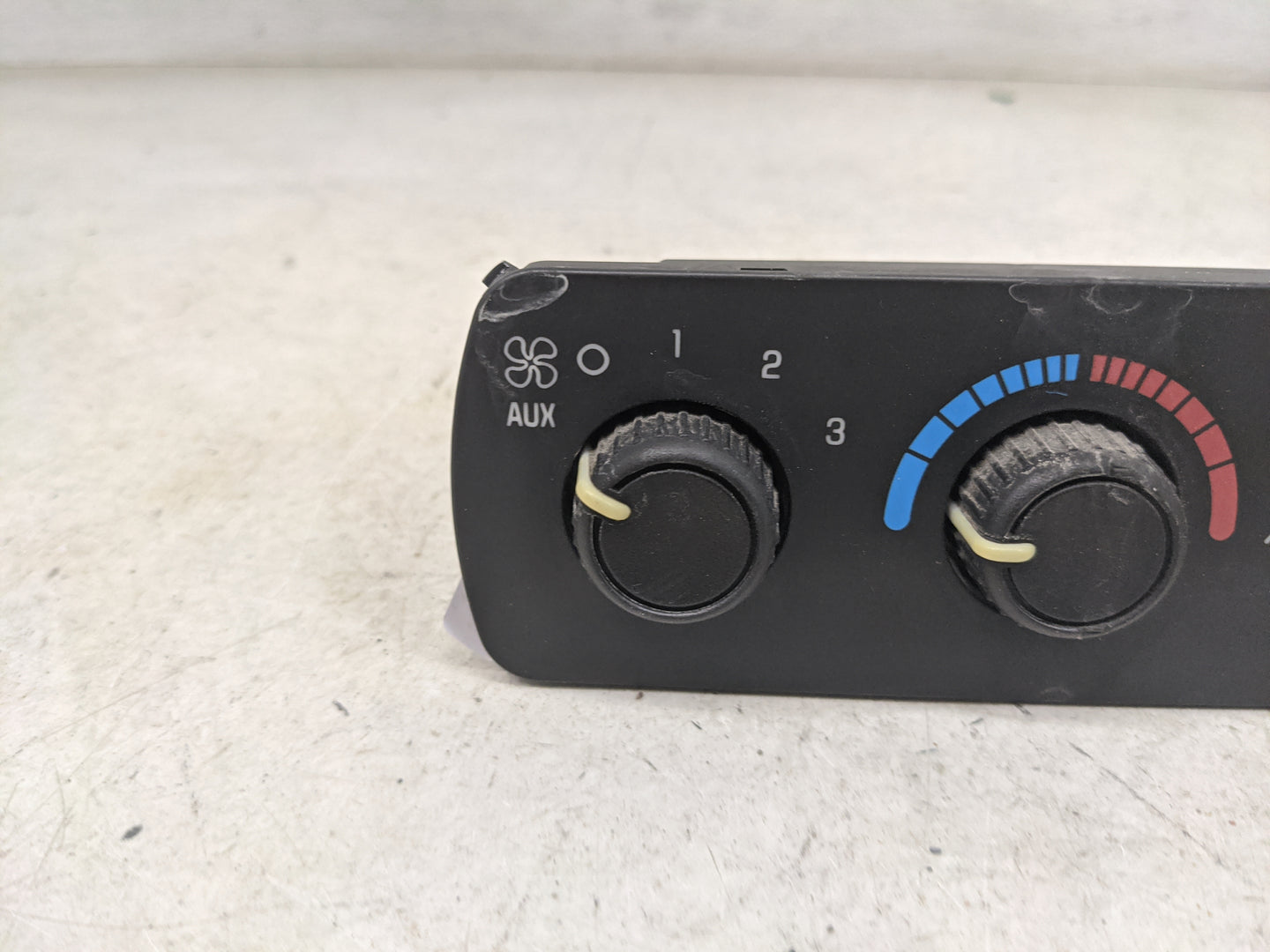 2003-2006 Chevrolet Tahoe Climate Control Module Temperature AC/Heater Replacement P/N:15112019 Fits Fits 2003 2004 2005 200