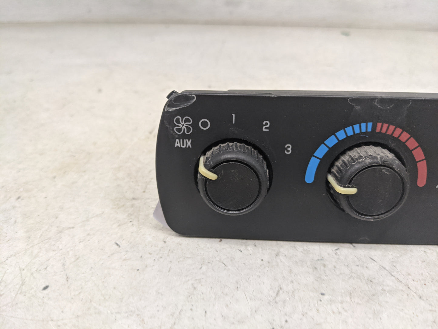 2003-2006 Chevrolet Tahoe Climate Control Module Temperature AC/Heater Replacement P/N:15112019 Fits Fits 2003 2004 2005 200