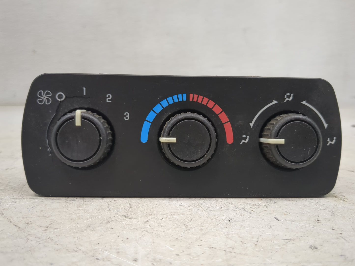 2003-2006 Chevrolet Tahoe Climate Control Module Temperature AC/Heater Replacement P/N:15763047 Fits Fits 2003 2004 2005 200
