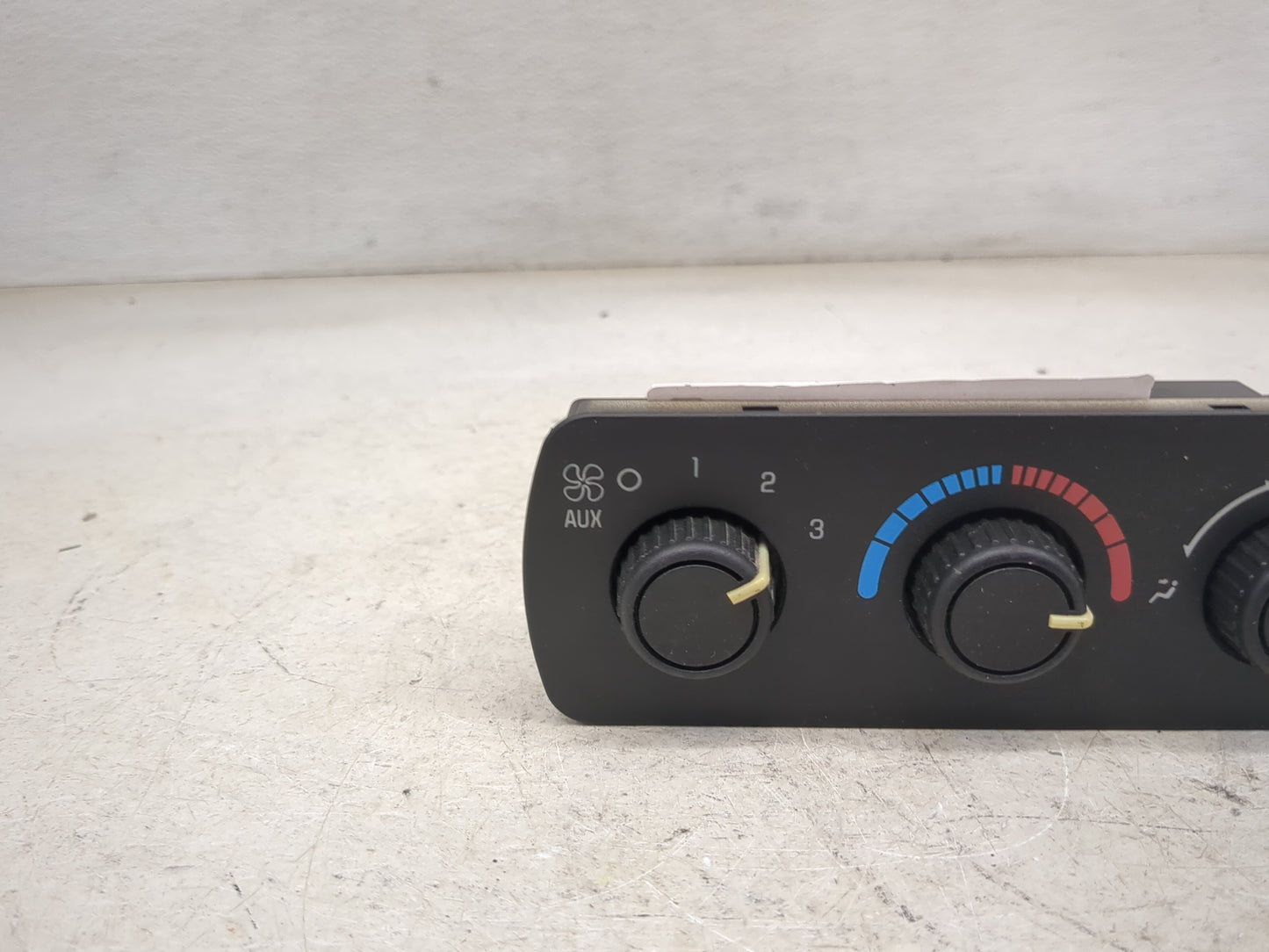 2003-2006 Chevrolet Tahoe Climate Control Module Temperature AC/Heater Replacement P/N:15763046 Fits Fits 2003 2004 2005 200