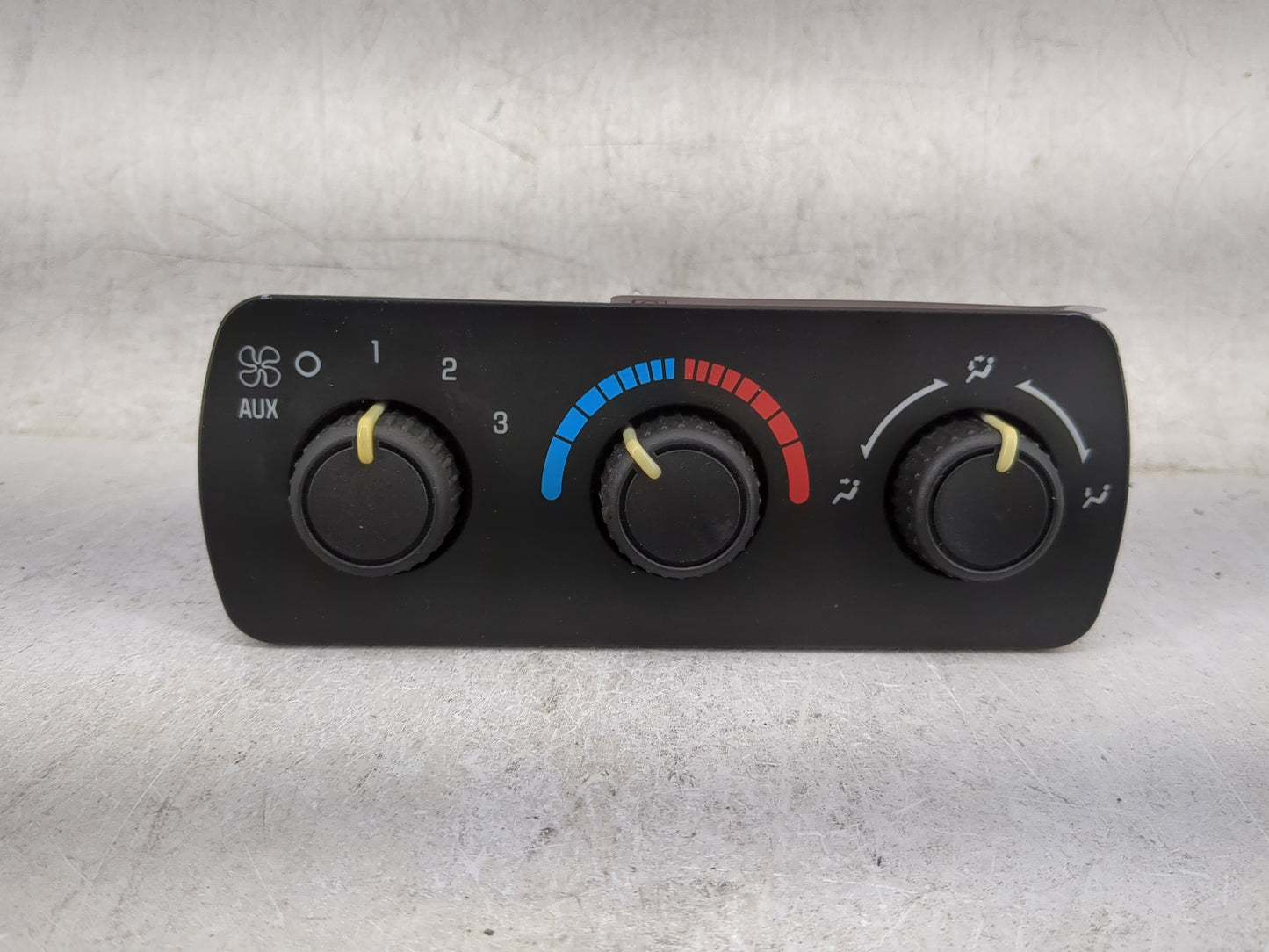 2003-2006 Chevrolet Tahoe Climate Control Module Temperature AC/Heater Replacement P/N:15112019 Fits Fits 2003 2004 2005 200