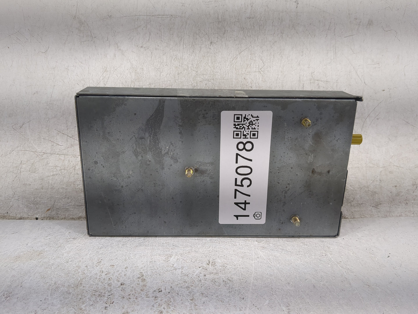 2004-2005 Chevrolet Tahoe Tuner Satellite Receiver 10333560 - Oemusedautoparts1.com