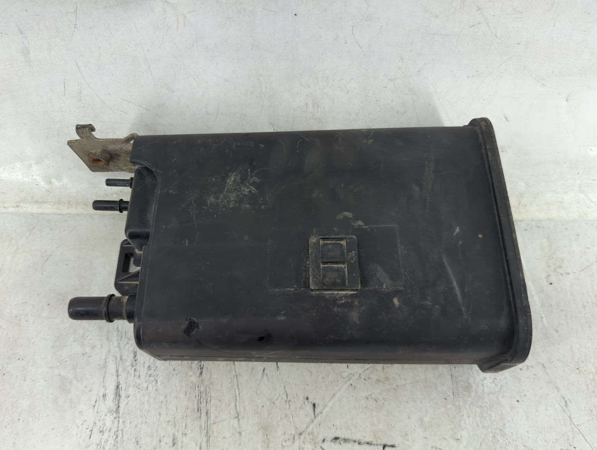 2004 Chevrolet Tahoe Fuel Vapor Charcoal Canister - Oemusedautoparts1.com