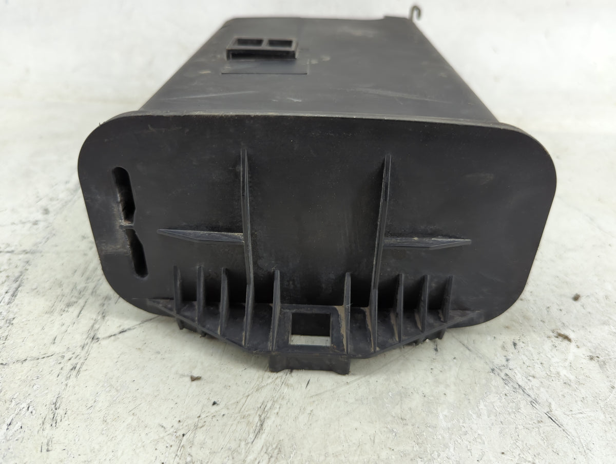 2004 Chevrolet Tahoe Fuel Vapor Charcoal Canister - Oemusedautoparts1.com