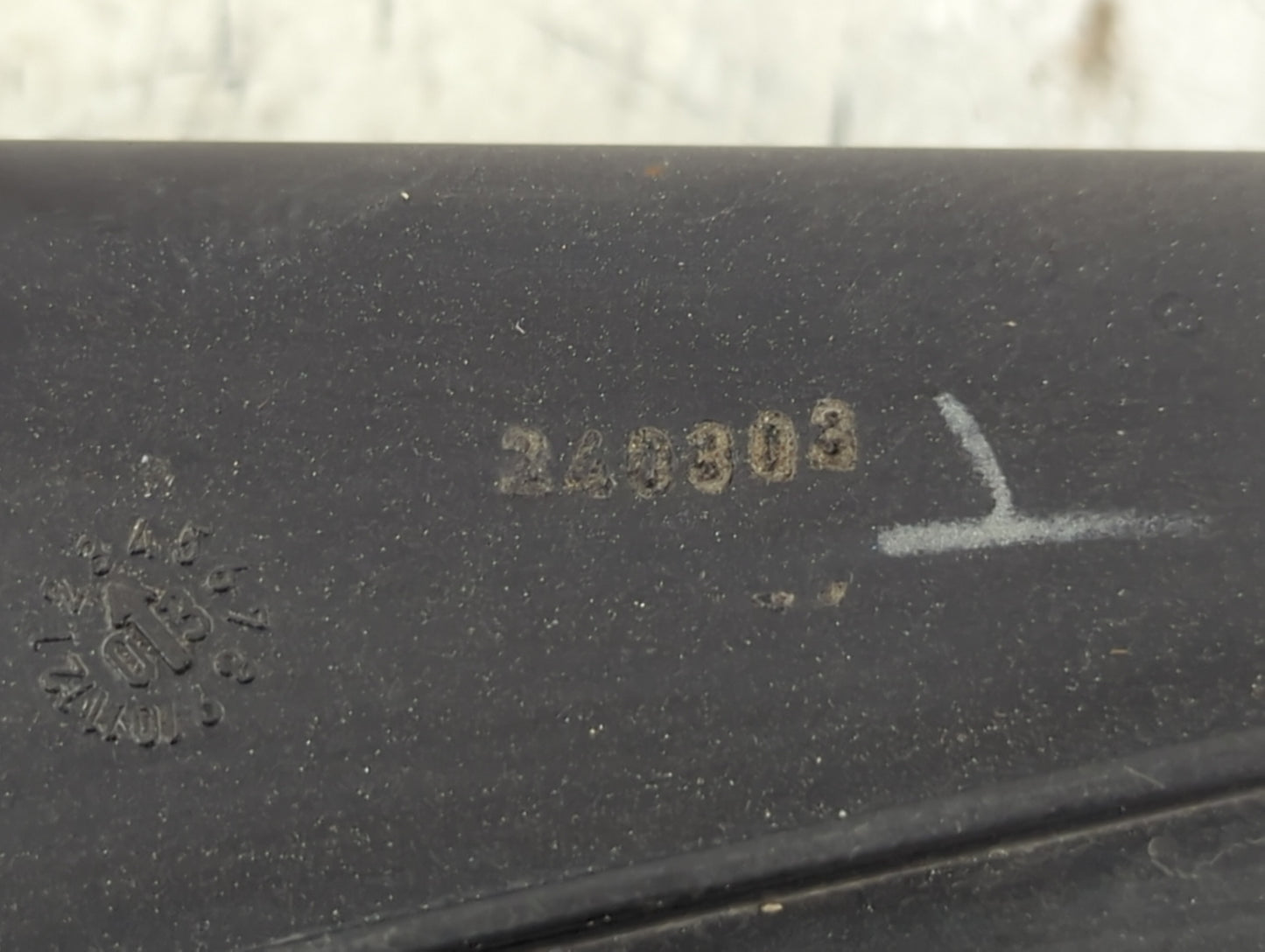 2004 Chevrolet Tahoe Fuel Vapor Charcoal Canister - Oemusedautoparts1.com
