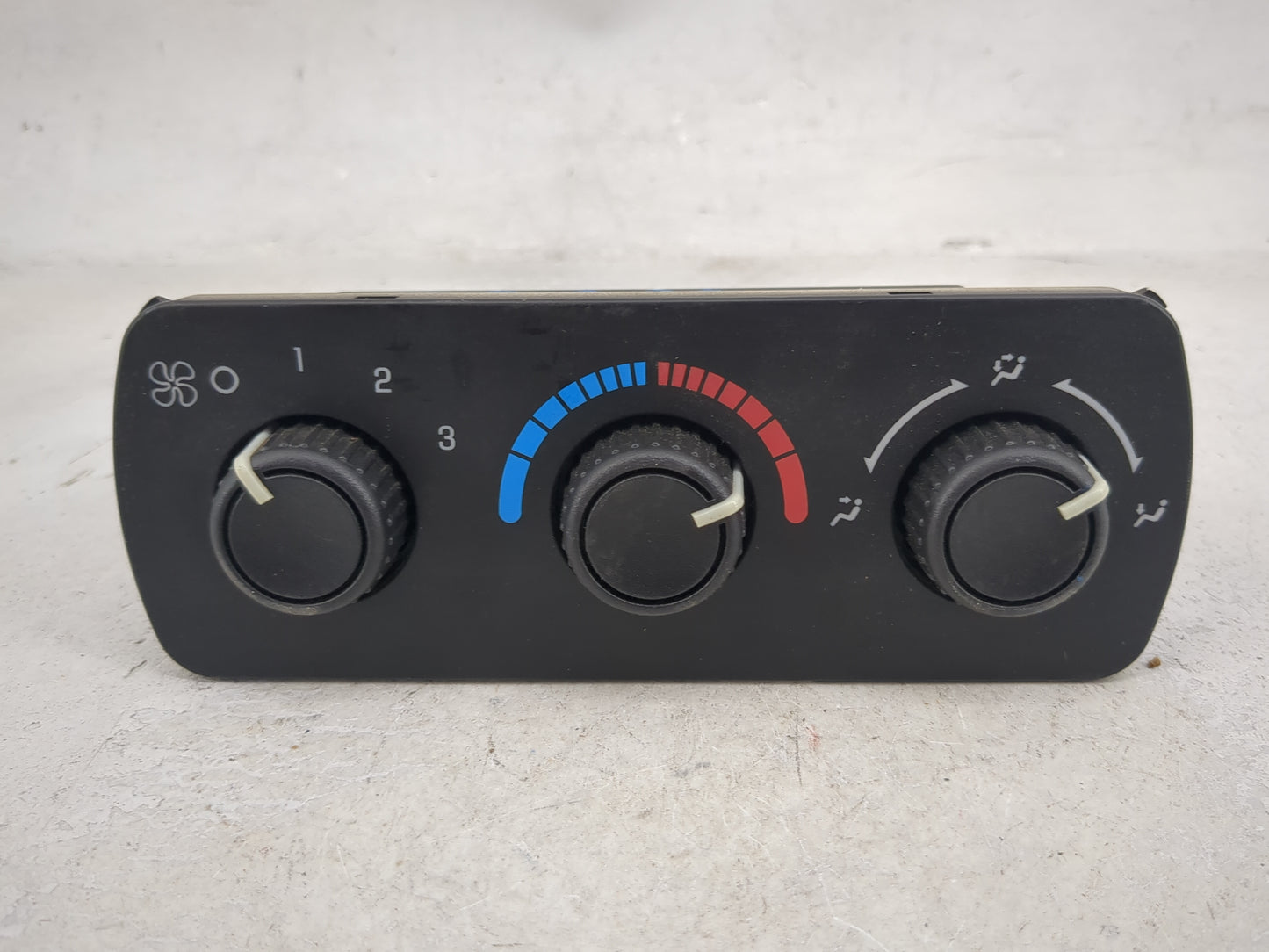 2003-2006 Chevrolet Tahoe Climate Control Module Temperature AC/Heater Replacement P/N:15763047 Fits Fits 2003 2004 2005 200