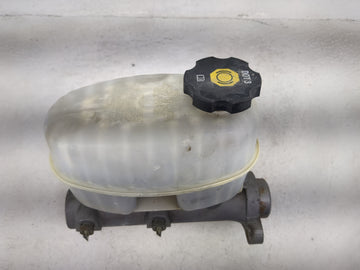 2004-2006 Chevrolet Tahoe Brake Master Cylinder 1490954