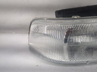 2000-2006 Chevrolet Tahoe Passenger Right Oem Head Light Headlight Lamp 1518521 - Oemusedautoparts1.com