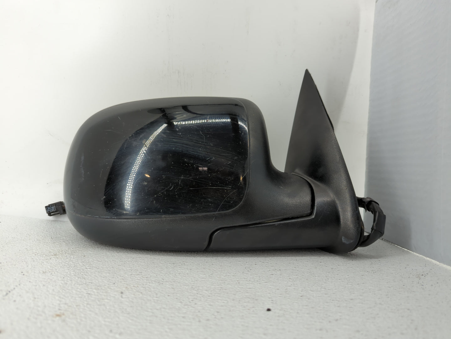 2003-2004 Chevrolet Tahoe Passenger Side View Mirror - Right Door Mirror OEM Used - Oemusedautoparts1.com