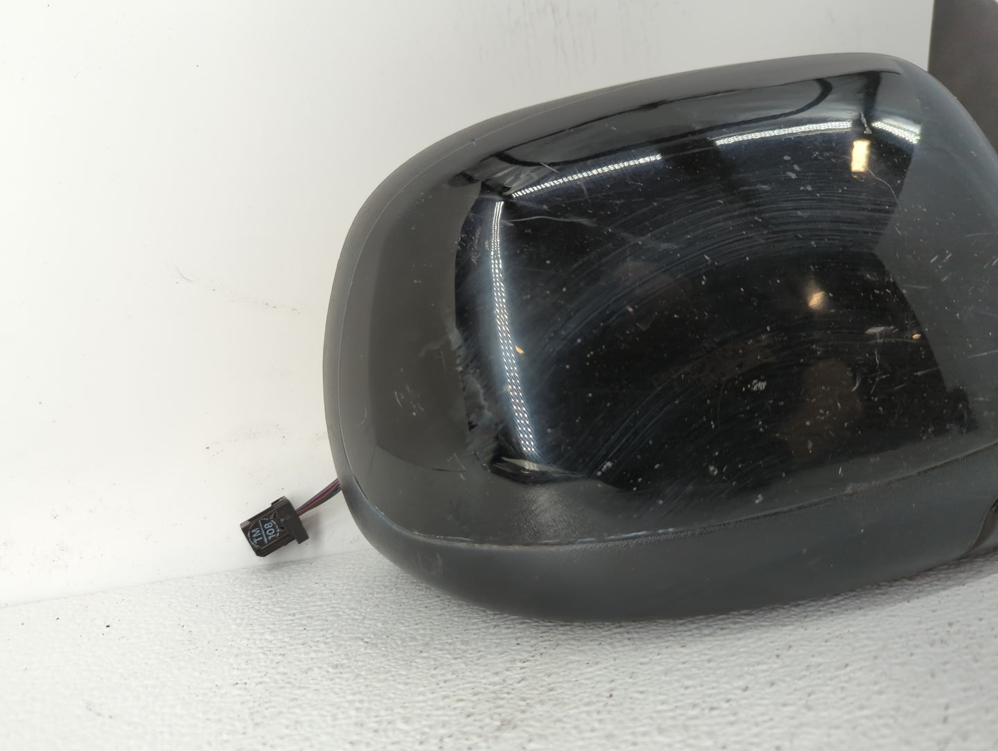 2003-2004 Chevrolet Tahoe Passenger Side View Mirror - Right Door Mirror OEM Used - Oemusedautoparts1.com