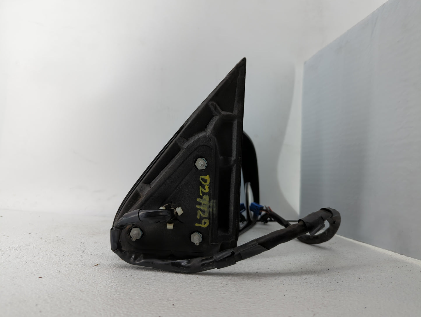 2003-2004 Chevrolet Tahoe Passenger Side View Mirror - Right Door Mirror OEM Used - Oemusedautoparts1.com