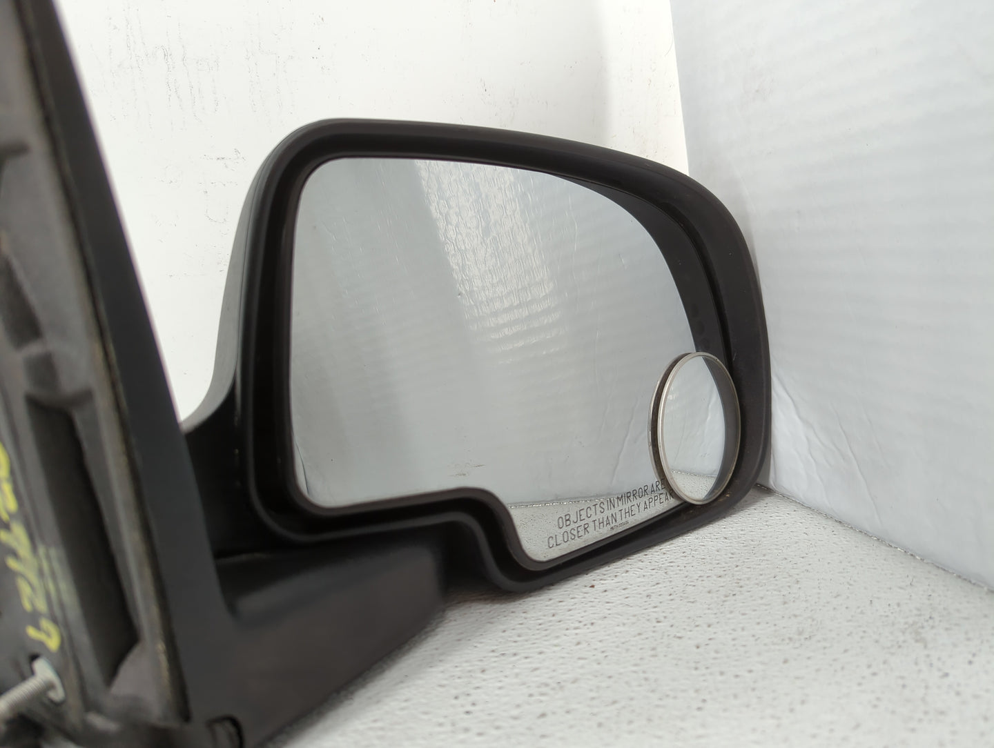 2003-2004 Chevrolet Tahoe Passenger Side View Mirror - Right Door Mirror OEM Used - Oemusedautoparts1.com