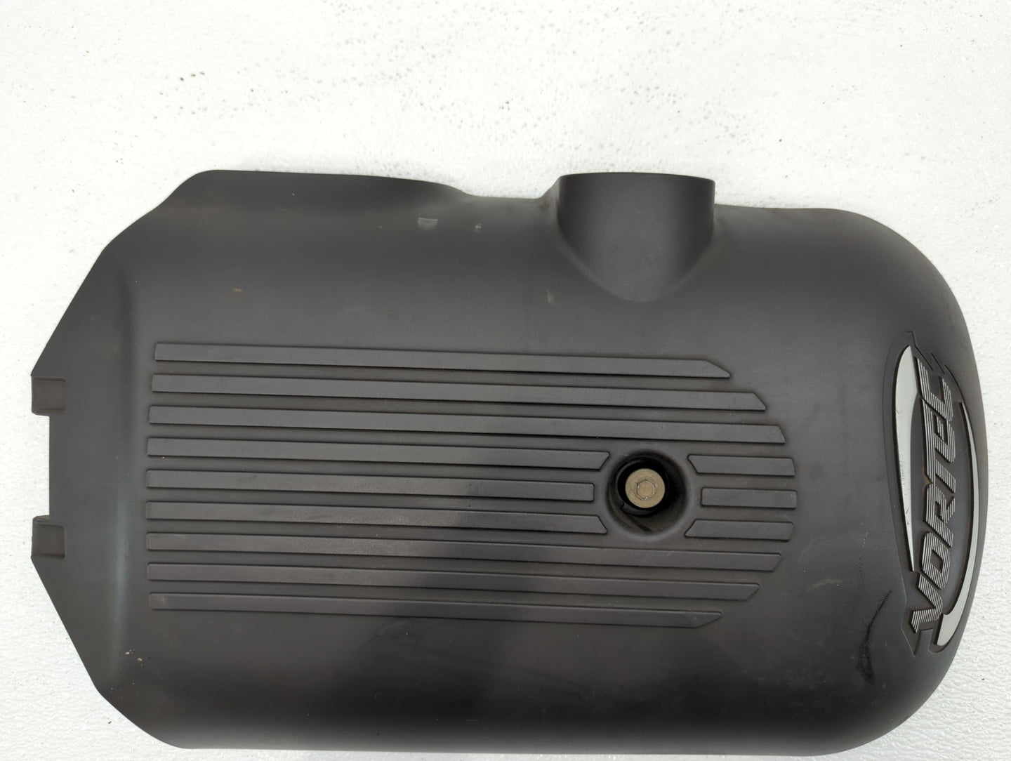2004 Chevrolet Tahoe Engine Cover Black - Oemusedautoparts1.com