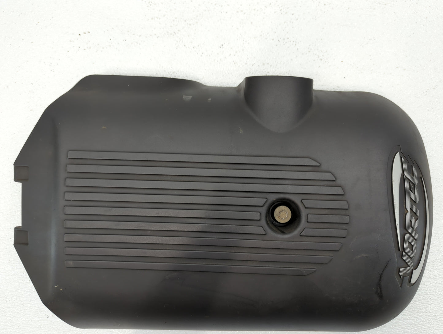 2004 Chevrolet Tahoe Engine Cover Black - Oemusedautoparts1.com