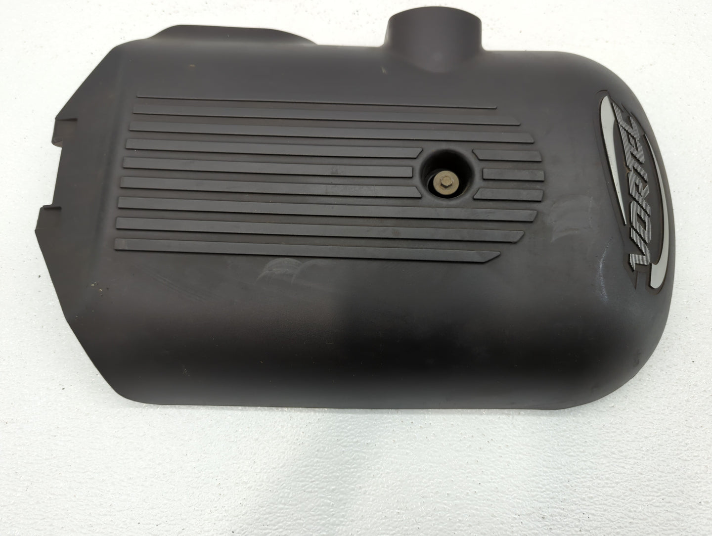2004 Chevrolet Tahoe Engine Cover Black - Oemusedautoparts1.com