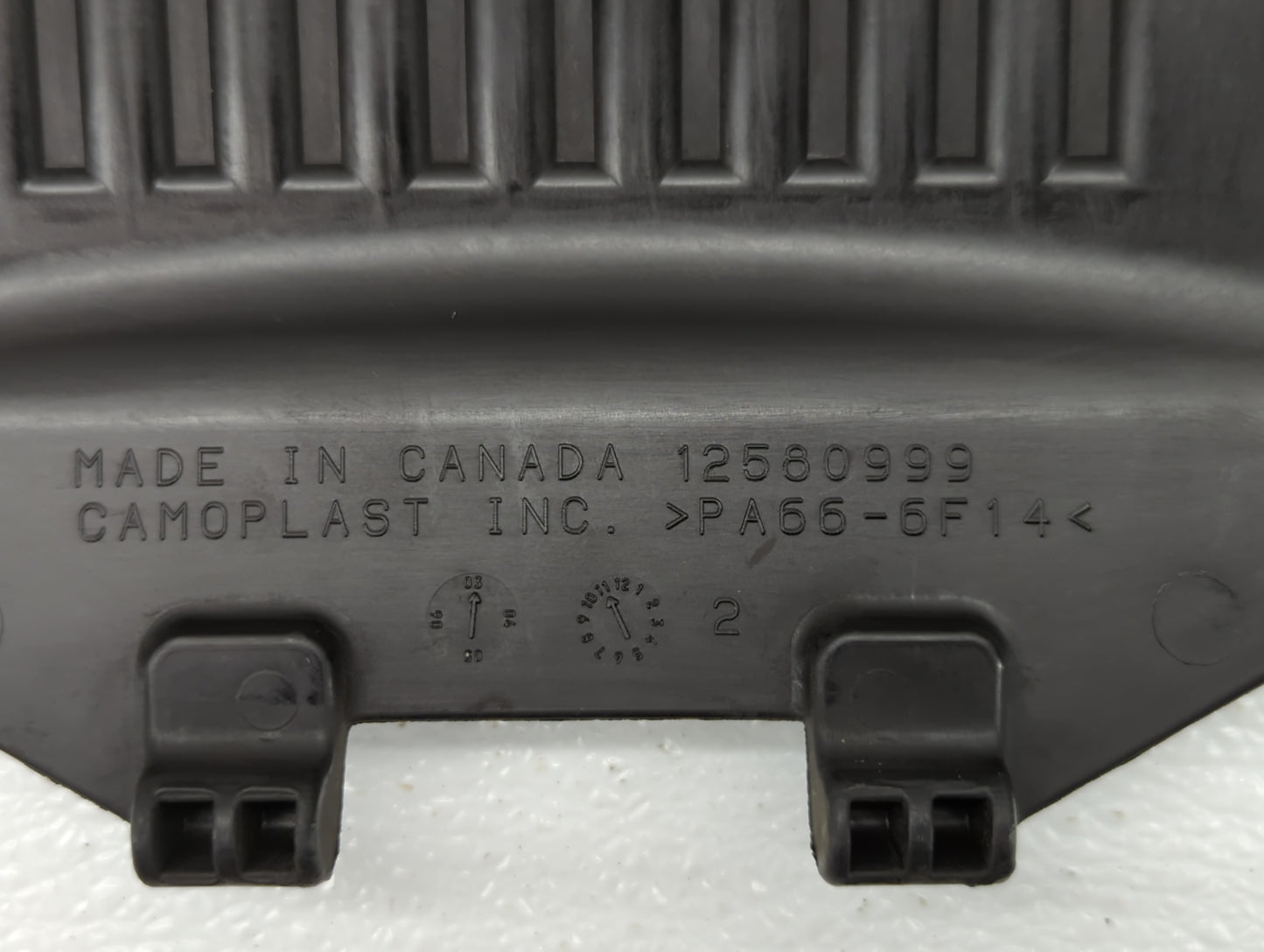 2004 Chevrolet Tahoe Engine Cover Black - Oemusedautoparts1.com