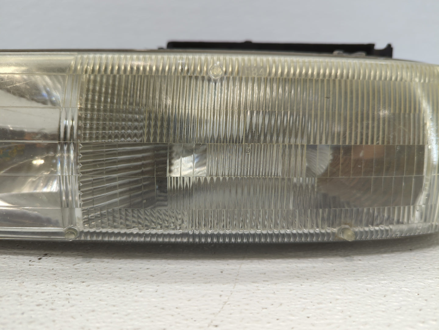 2000-2006 Chevrolet Tahoe Driver Left Oem Head Light Headlight Lamp - Oemusedautoparts1.com
