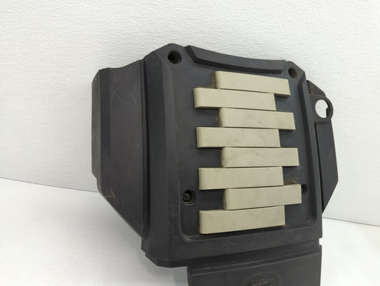 2004 Chevrolet Tahoe Engine Cover