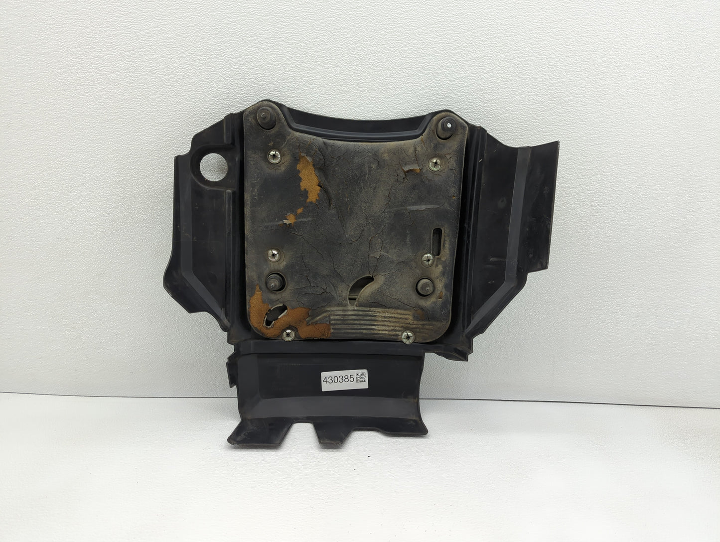 2004 Chevrolet Tahoe Engine Cover - Oemusedautoparts1.com