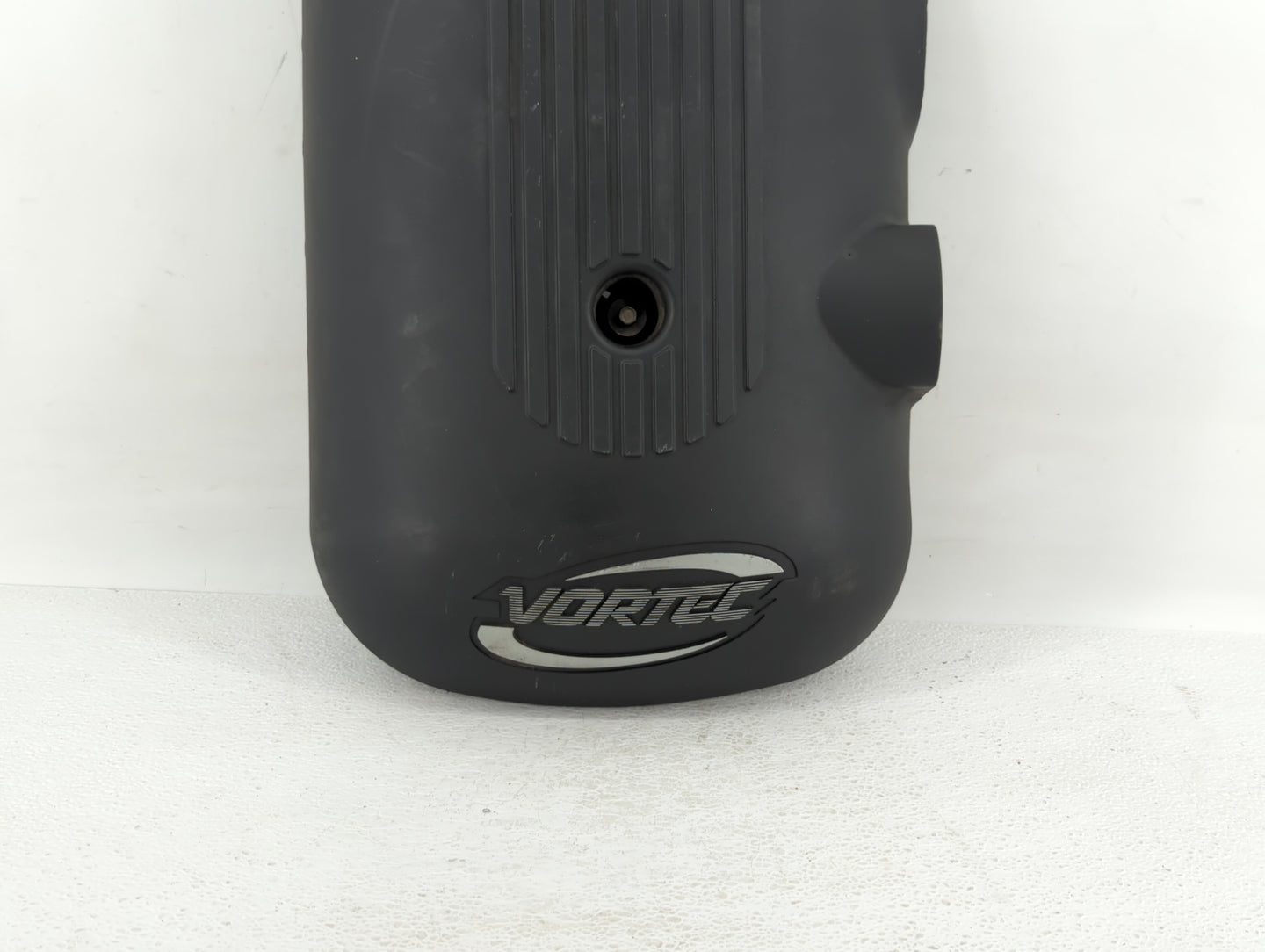 2004 Chevrolet Tahoe Engine Cover - Oemusedautoparts1.com