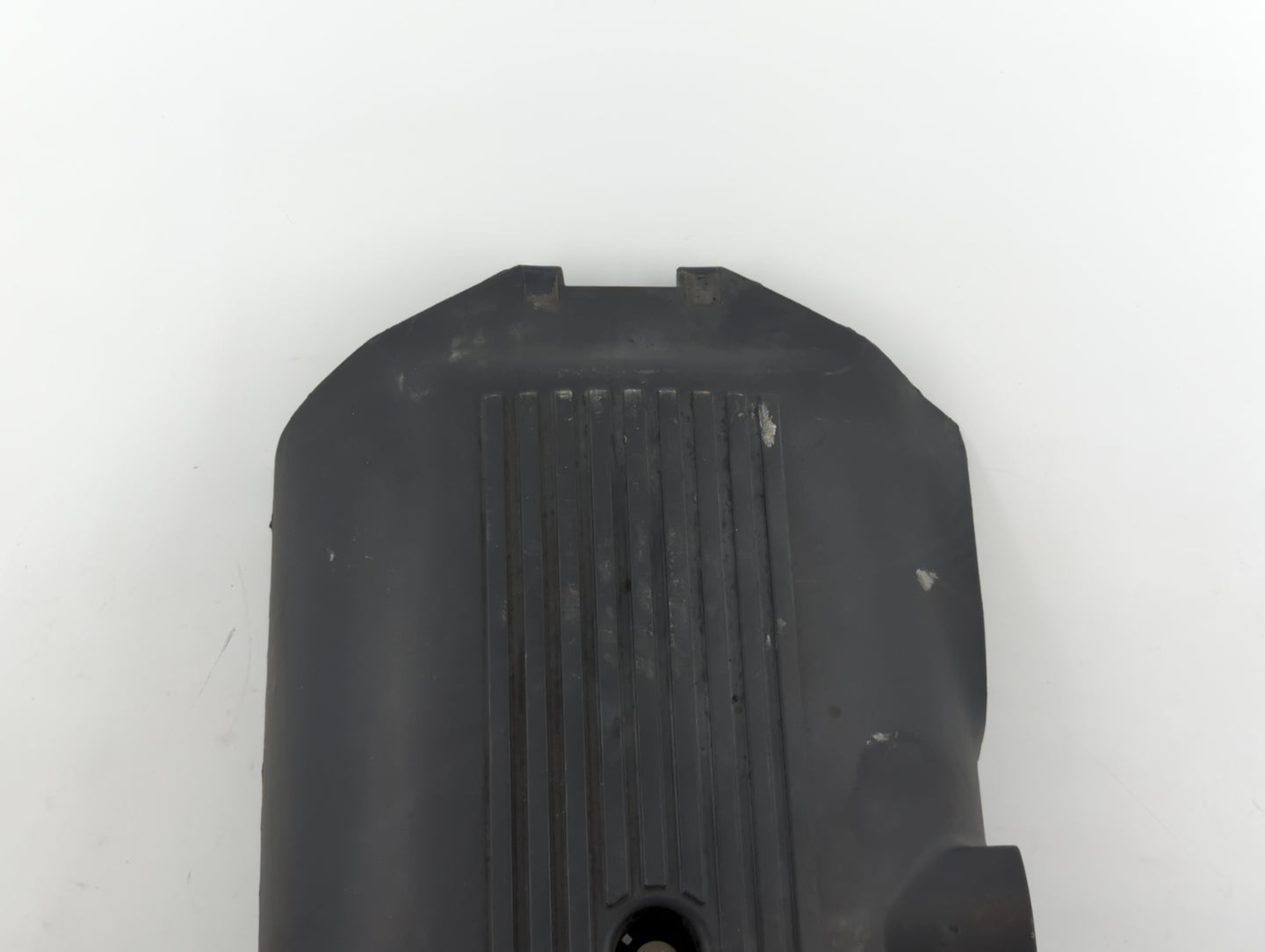 2004 Chevrolet Tahoe Engine Cover - Oemusedautoparts1.com