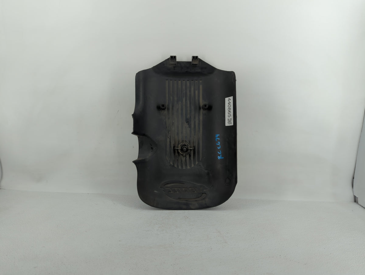 2004 Chevrolet Tahoe Engine Cover 440865 - Oemusedautoparts1.com