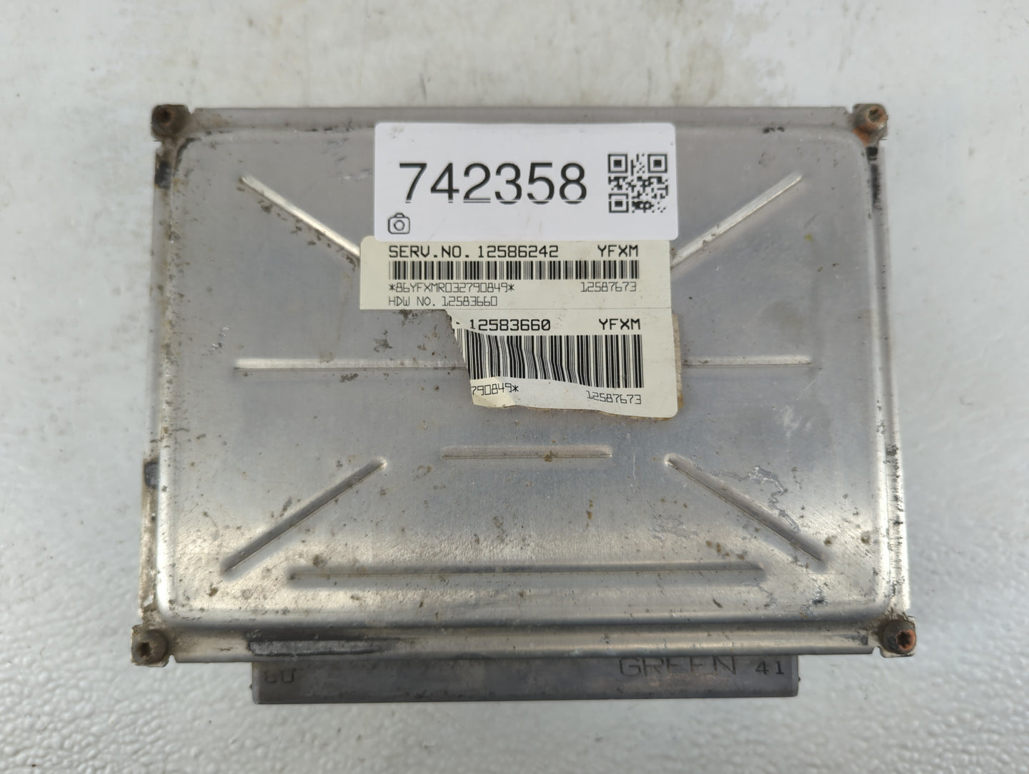2004 Chevrolet Tahoe PCM Engine Control Computer ECU ECM PCU OEM P/N:12586242 Fits OEM Used Auto Parts - Oemusedautoparts1.c