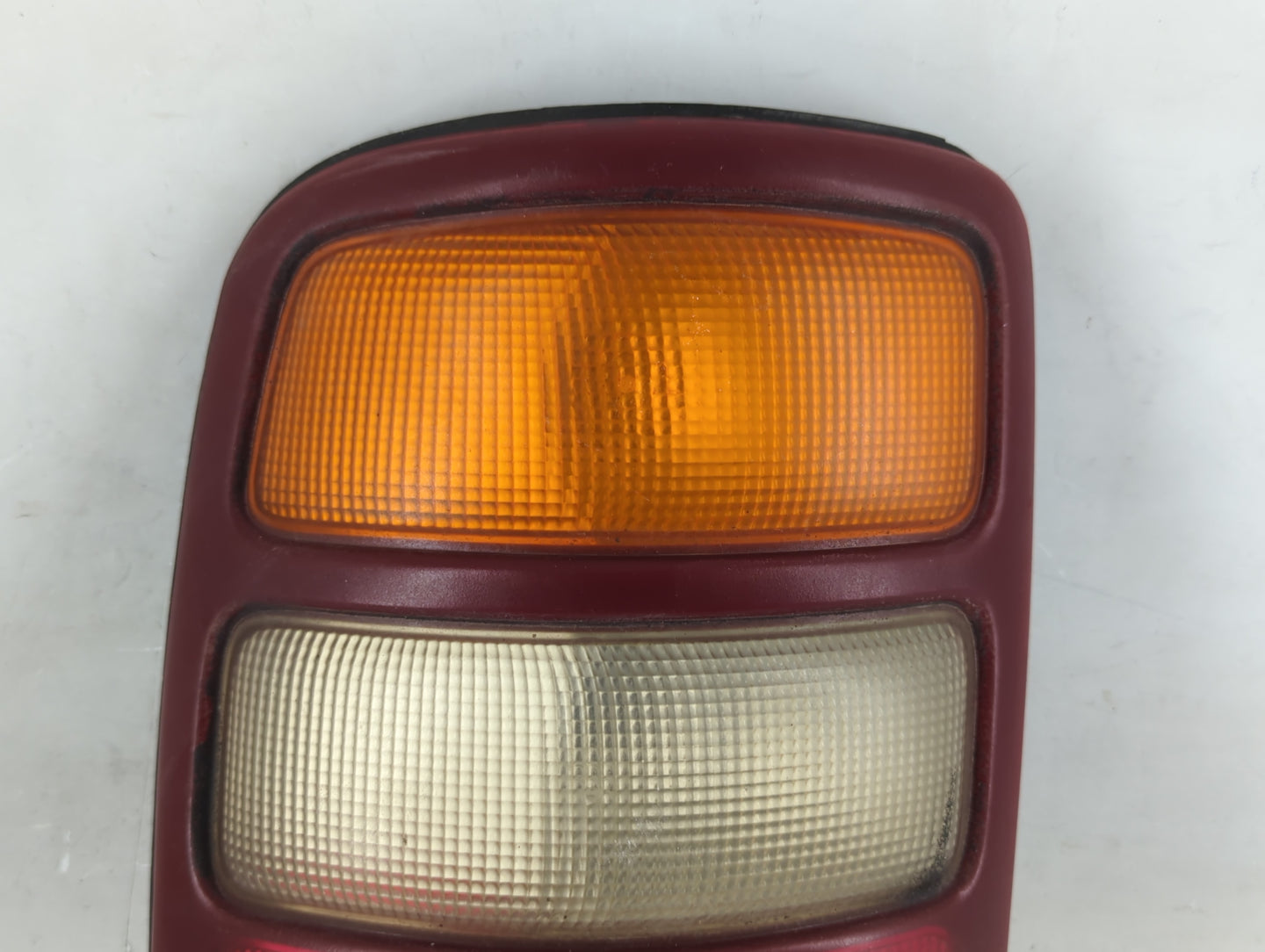 2004-2006 Chevrolet Tahoe Tail Light Assembly Driver Left OEM P/N:16525375 Fits Fits 2004 2005 2006 OEM Used Auto Parts - Oe