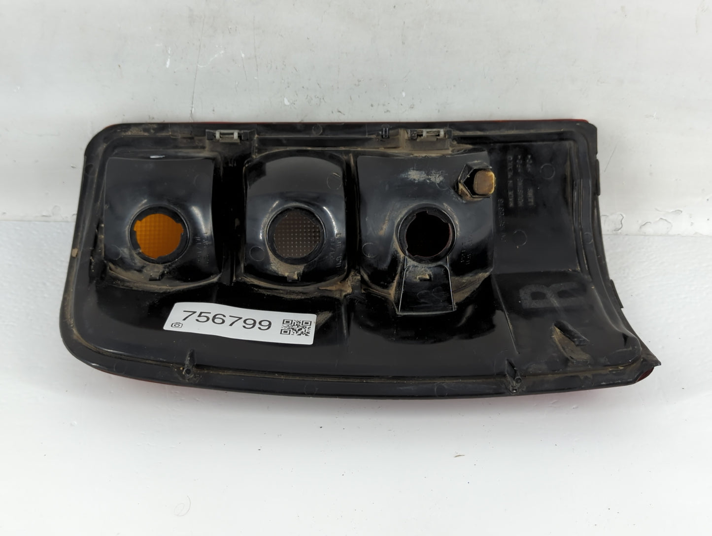 2004-2006 Chevrolet Tahoe Tail Light Assembly Passenger Right OEM P/N:16525376 Fits Fits 2004 2005 2006 OEM Used Auto Parts 