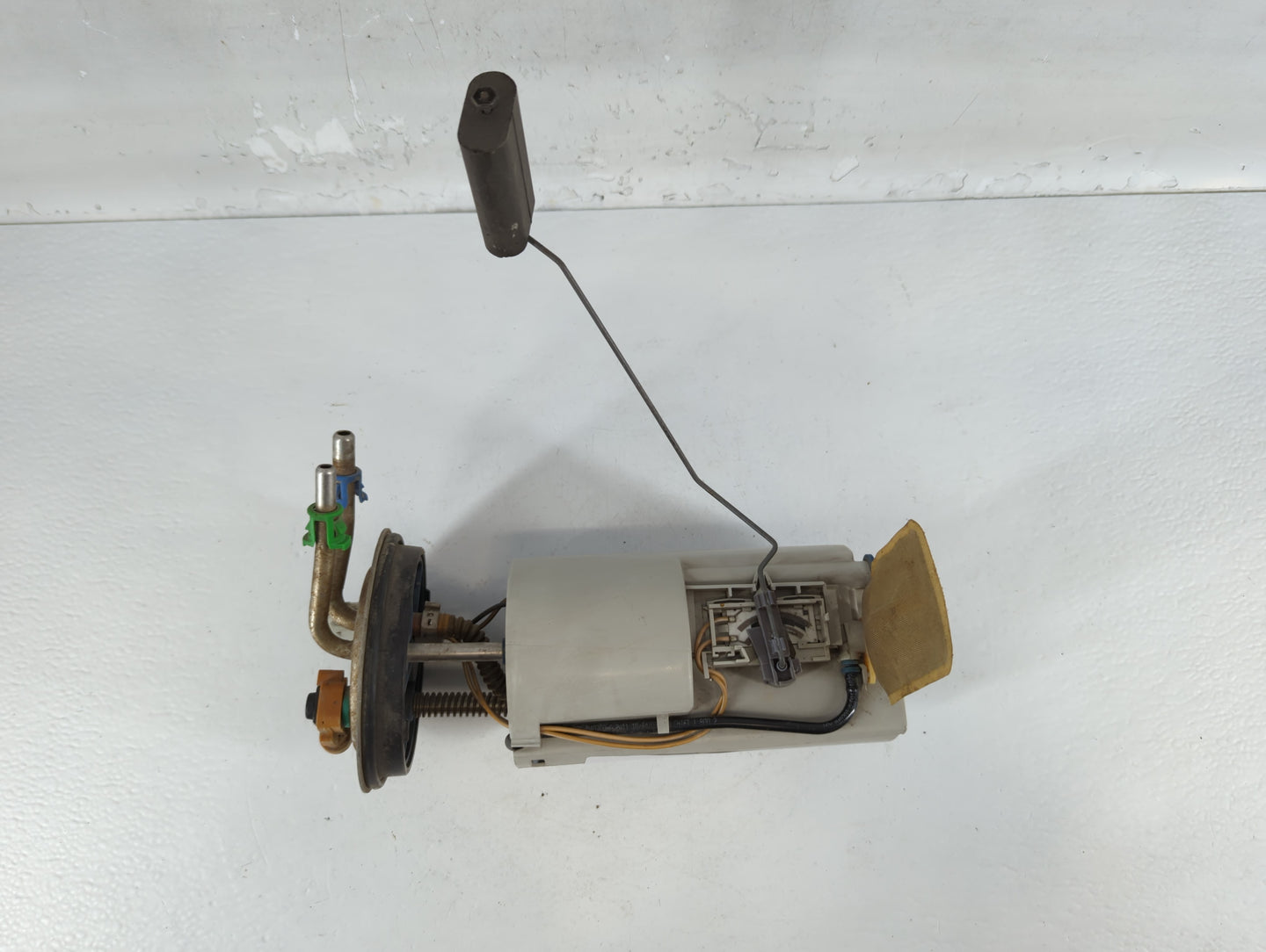 2002-2004 Chevrolet Tahoe Electrical Gas Fuel Pump Assembly - Oemusedautoparts1.com