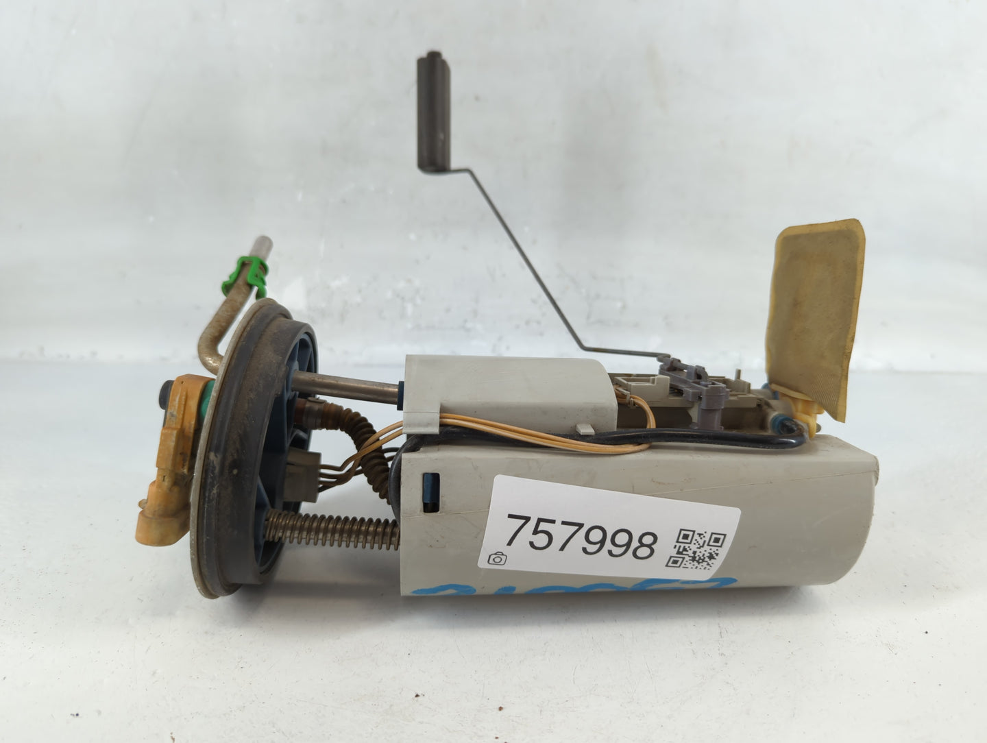 2002-2004 Chevrolet Tahoe Electrical Gas Fuel Pump Assembly - Oemusedautoparts1.com